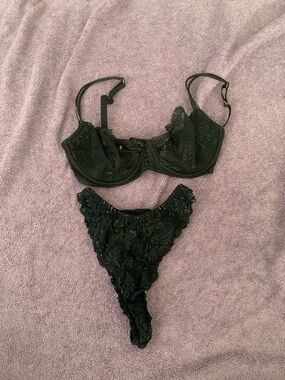 Victoria's Secret Black Lace Underwire Bra & Lace Thong Set